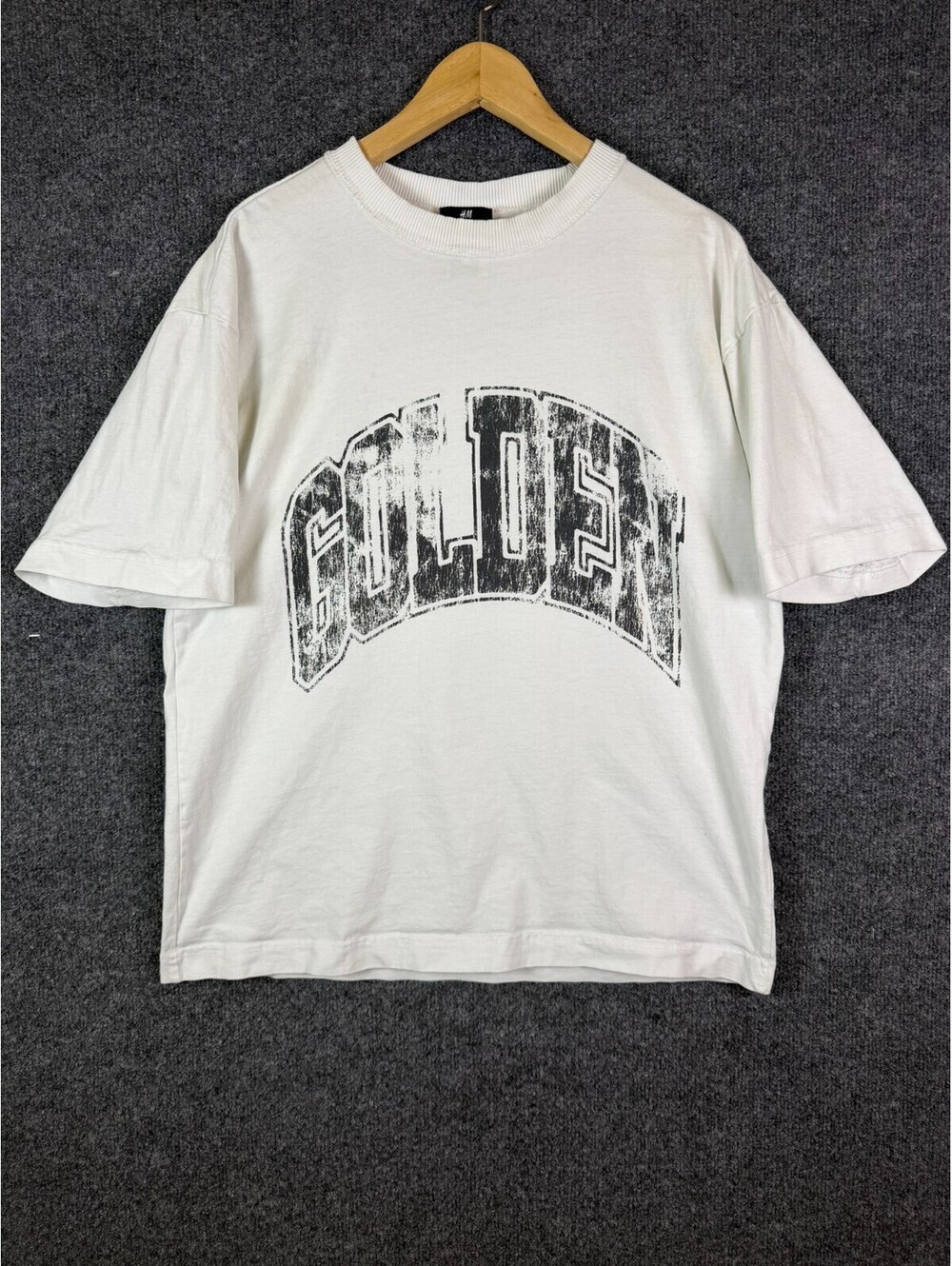 HM Graphic T Shirt Mens Medium White Loose Fit Distressed Golden Spell Out Tee